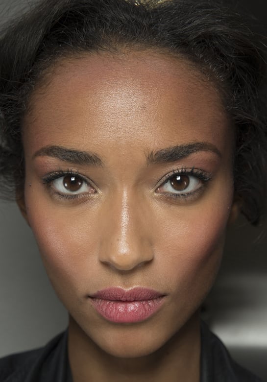 anais_mali_en_backstage_du_defile_dolce___gabbana_2014_614060421_north_545x