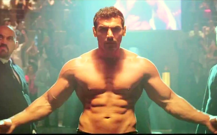 Race-2-Official-Film-Trailer-4500