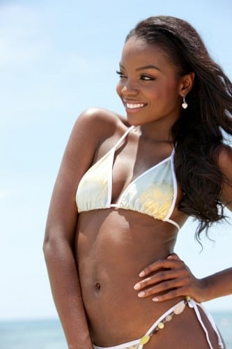 black_girl_in_bikini_op_800x1200