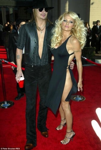 article-2727937-209DC75F00000578-695_634x937